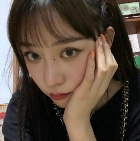 墊下巴前后對比圖