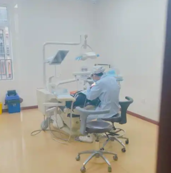 重慶綦江牙醫(yī)哪里好點(diǎn)？公立標(biāo)桿，高難度種牙首選